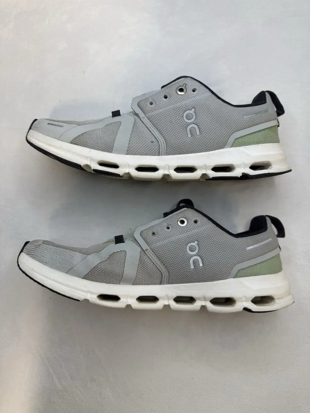 On Cloud Kids Sky Running Sneakers Shoes Youth 6.5 Glacier Sage Grey No Laces